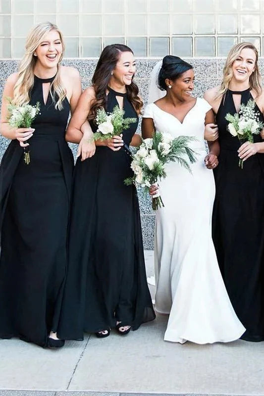 Robe de demoiselle d'honneur noire longue et ajourée avec bijou
